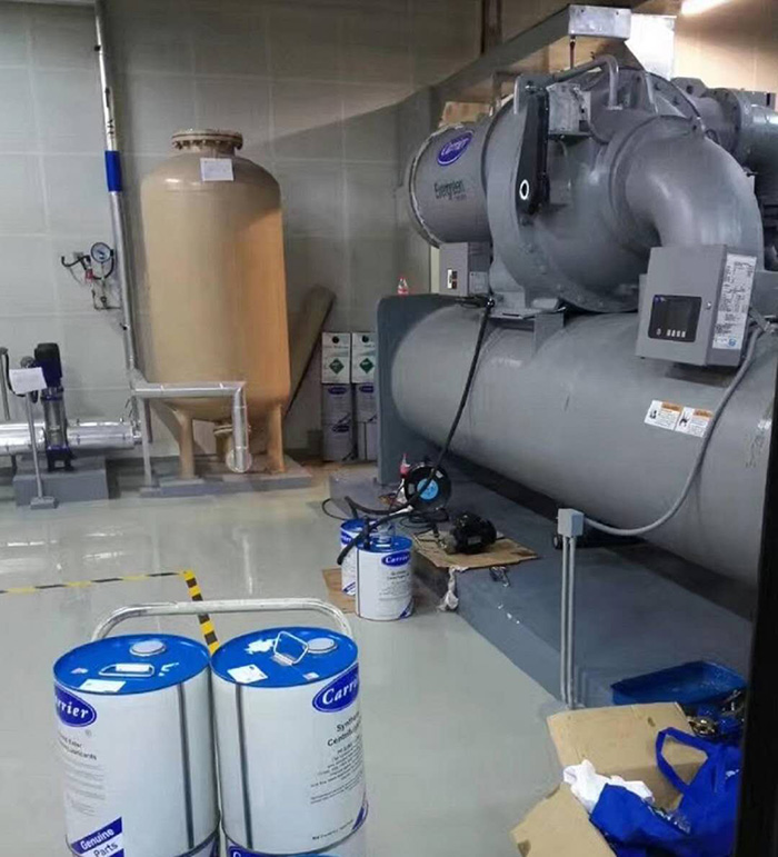 10：機組蒸發器系統凍壞維修現場