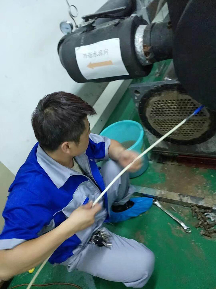 7：冷凝器清洗 更換冷凍油 過濾器機組全面保養